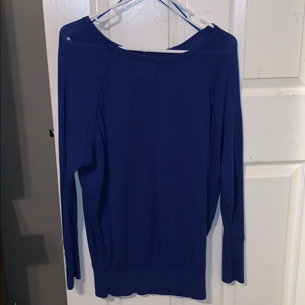 Long sleeve button down(on back) blouse